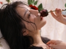 蕾丝美女深V翘臀性感诱人写真