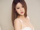 身材惹火美女小娇妻