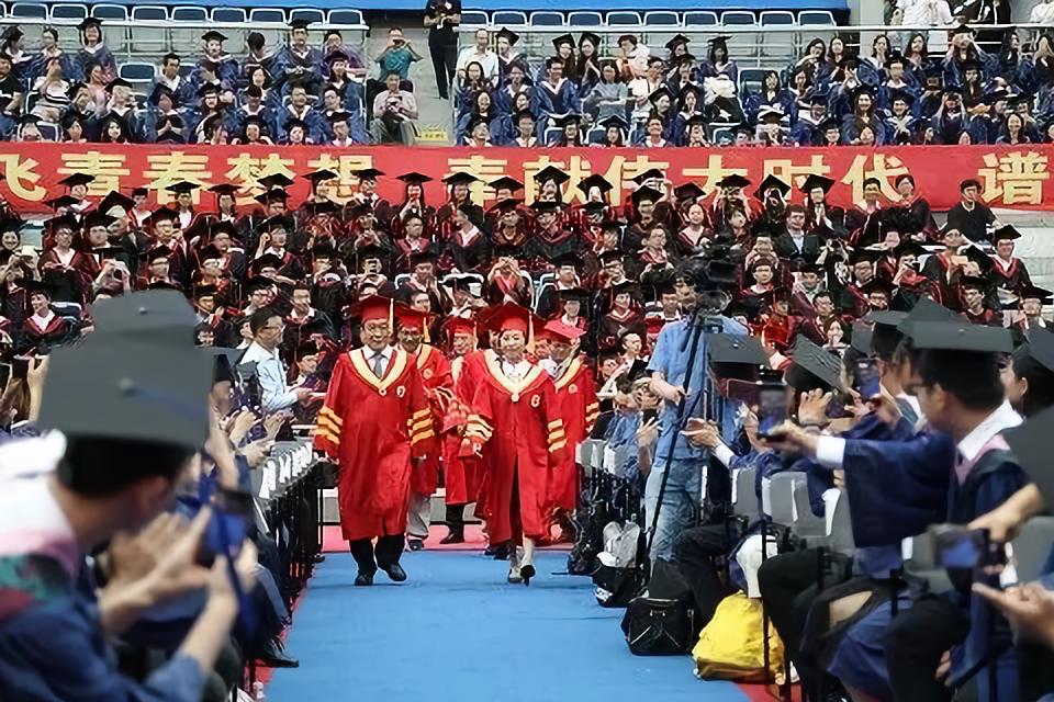 e6b4d4252f1243ab11c7c62ca15da3e0.jpg